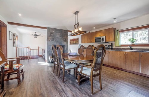 Saint-Michel-des-Saints Ski Chalet | Le Calumet - Lakefront
