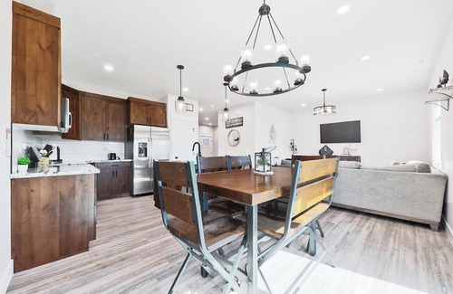Ashton House | Yellowstone Gateway Retreat