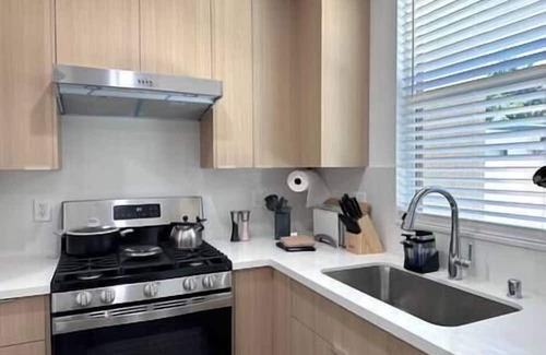Pasadena House | Gateway Oasis w/Golf green yard and 2 Parking