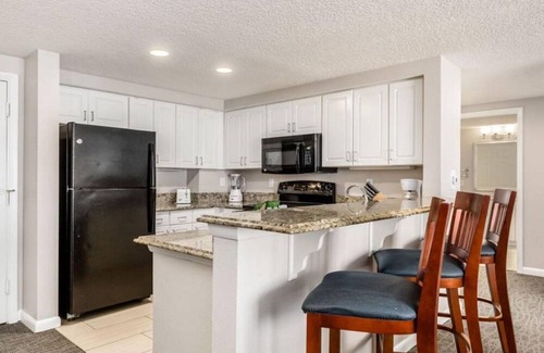 Brush - Stewarts Resort | Spacious 2-Bedroom Dlx. at Wyndham Ocean Walk: Beach Access, Pools & Family Fun!