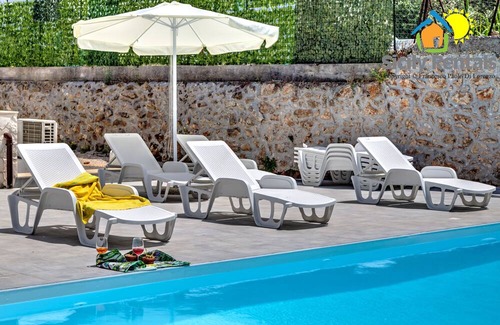 Capaci Apartment | Maiolica Apartment - Apartment with pool near the sea