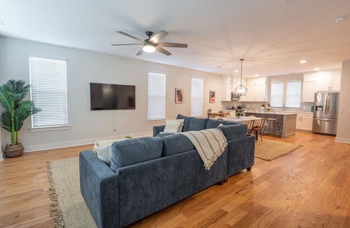 North Charleston House | The Newman Premier: Luxury 4br Park Circle Home