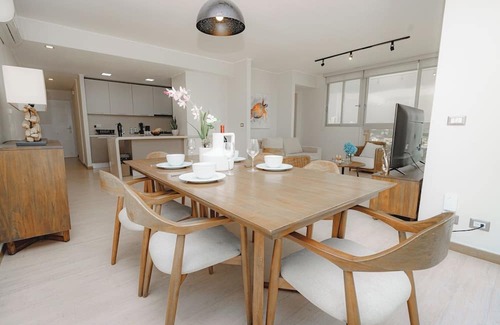 Tumba Vieja Apartment | Luxury 2BR Oceanview, parking and balcony