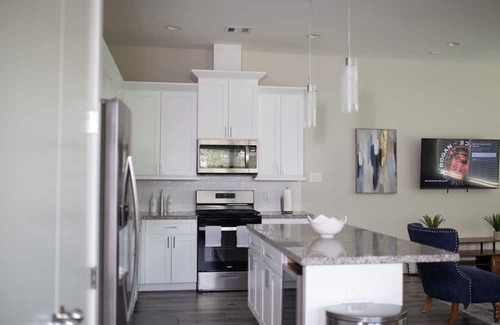 Riverside Terrace House | Vacation home just 3 minutes drive to Houston Zoo