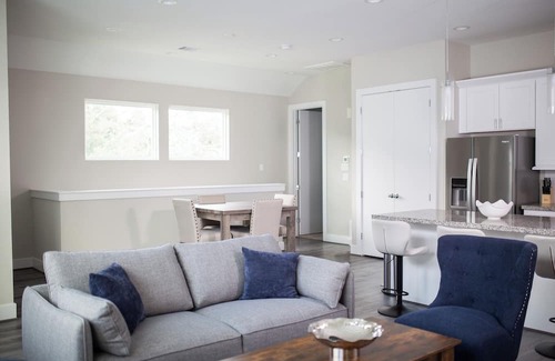Riverside Terrace House | Vacation home just 3 minutes drive to Houston Zoo