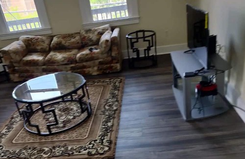 Cincinnati Apartment | Modern corporate apartment in charming Cincinnati with AC, WiFi
