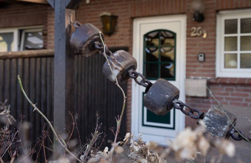 Norddeich House | Holiday Home 'Biene Am Meer' with Private Terrace and Wi-Fi