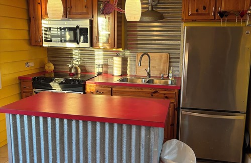 Panacea House | Cutest 2-bedroom house on the Bay with access to the gulf across the street