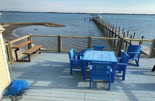 Panacea House | Cutest 2-bedroom house on the Bay with access to the gulf across the street