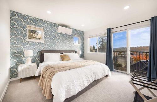 East Queen Anne House | Rare 2BR Modern Urban Escape Free Parking