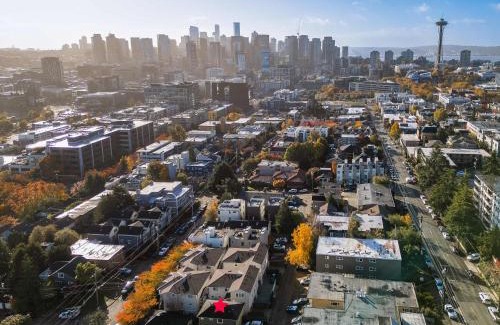 East Queen Anne House | Rare 2BR Modern Urban Escape Free Parking