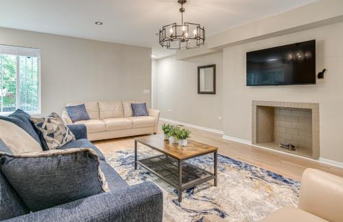 South Shore House | 2 Mi to South Shore Beach Urban Retreat with Yard