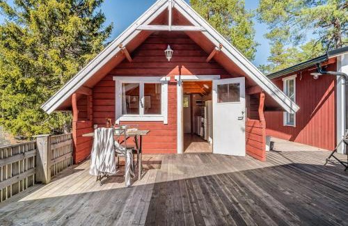 Djurhamn Apartment | Cosy Cottages Close To Water