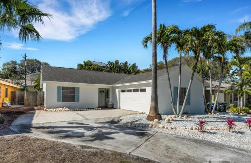 Carlouel House | Welcome To Paradise - A Weekly Beach Rental