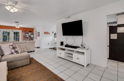 Carlouel House | Welcome To Paradise - A Weekly Beach Rental