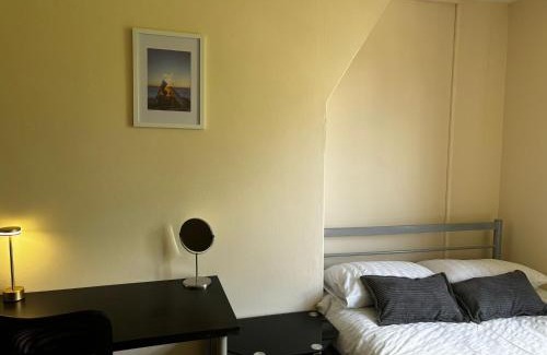 Hoxton West House | Adorable Bedroom in London