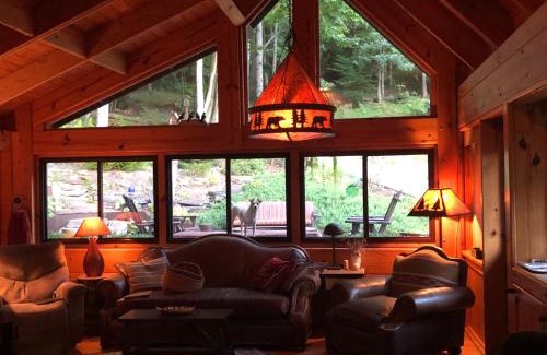 Bakersville House | Artisan Cabin on Houndhill