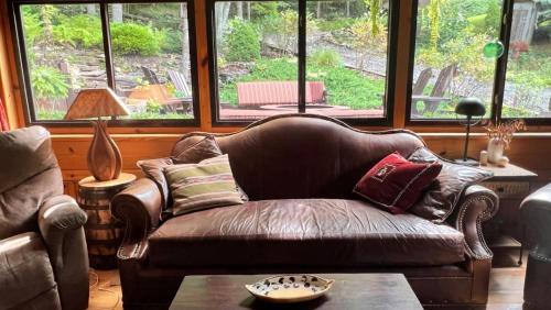 Bakersville House | Artisan Cabin on Houndhill