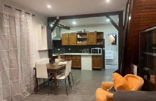 Bezons House | Izzy