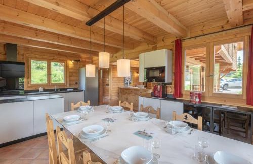 Bergers Ski Chalet | Grand chalet 178m² au pied des pistes avec hammam et salle de jeux - FR-1-645-74