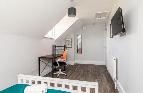 Bradley Stoke House | Dove Court Travel Lodge 6 - Top Floor Double Bedroom
