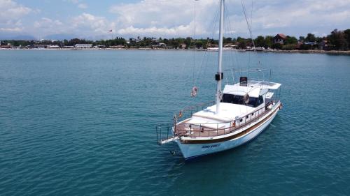 Ancient Side Boat Rental | ilyas reis 1