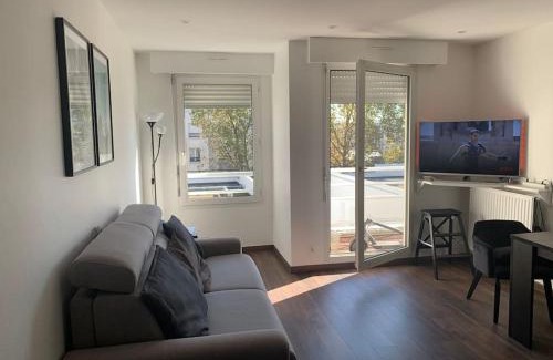 Suresnes Apartment | Beau Studio Lumineux Puteaux La Défense Suresnes