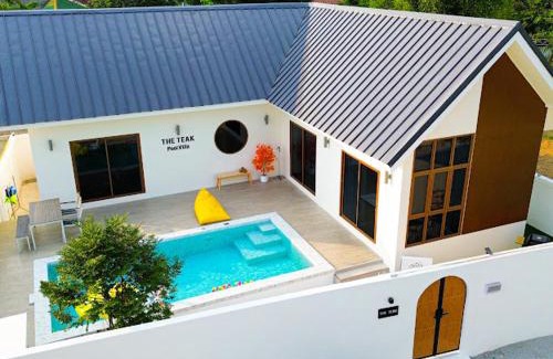 Sattahip Villa | The Teak Poolvilla