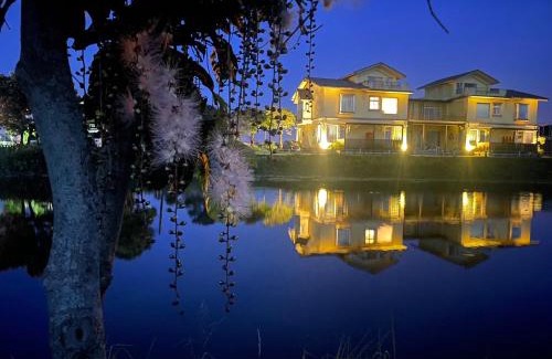 Wujie House | 彩虹灣民宿 RainbowB&B