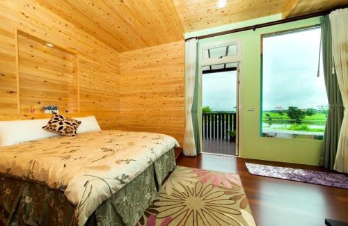 Wujie House | 彩虹灣民宿 RainbowB&B
