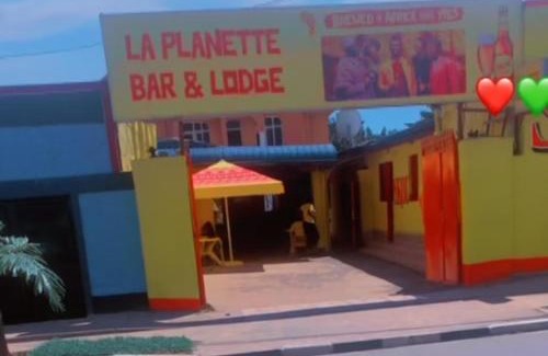 Gisenyi House | LA PLANETTE LODGE & BAR