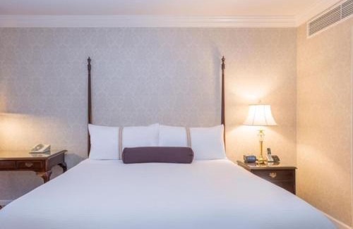 Gisenyi House | LA PLANETTE LODGE & BAR