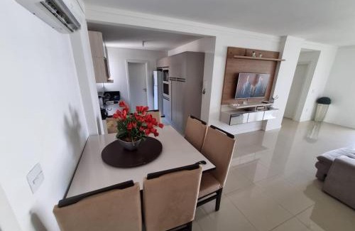 Castelo Branco Apartment | Amplo e Confortável Apto em Meia Praia Itapema