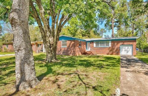 Cedar Hills House | 6515 Bartholf Ave
