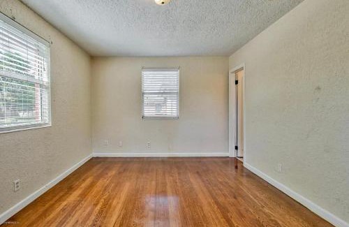 Cedar Hills House | 6515 Bartholf Ave