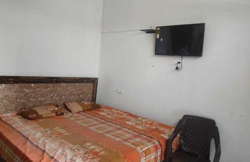 Etawah Hotel | POP Anubhavrooms