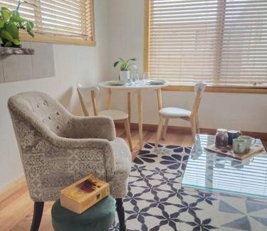 West Launceston Apartment | Sun Studio: Moments From The Gorge