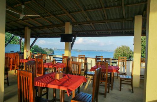 Weligama Hotel | HTN Bay Resort Weligama