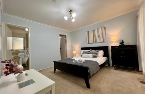 Glen Waverley House | Glen Waverley Central 5BR2BA decking+WIFI