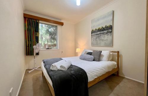 Glen Waverley House | Glen Waverley Central 5BR2BA decking+WIFI