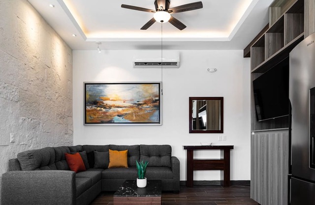 Penthouse near Doctors Hospital
