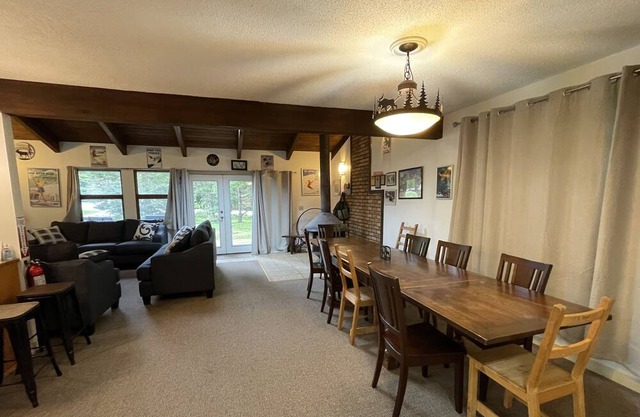 Killington Chalet - Ideal Location, Hot Tub, Commercial Boot/Glove Dryer
