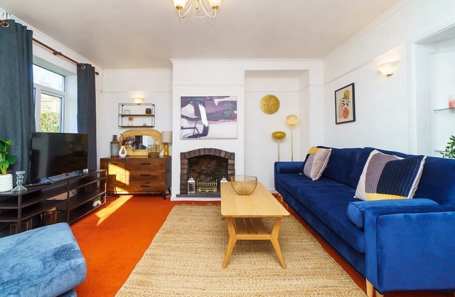 Charming 4BR House with Style and City Convenience