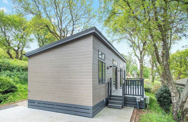 3 bedroom accommodation in Charmouth