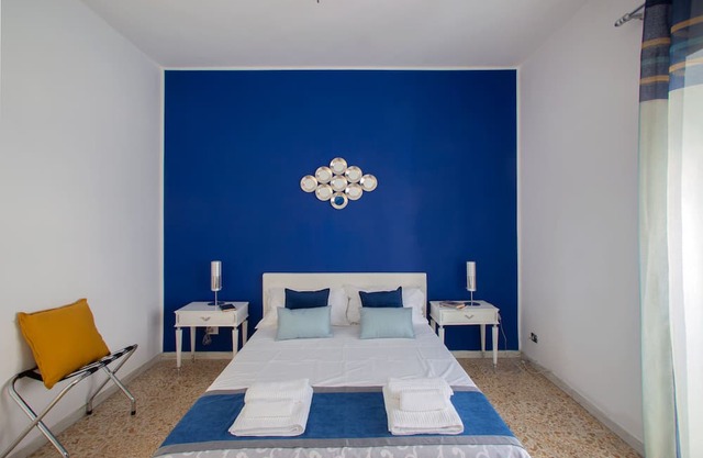 15 minutes from San Pietro and a few steps from the metro.