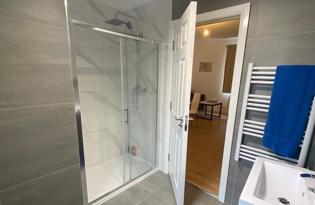 Studio apartment in Ealing F5