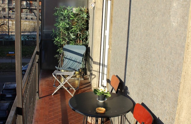 OPENSPACE ON NAVIGLI TWO MINUTES FROM METRO FAMAGOSTA CIR 015146-LNI-01921