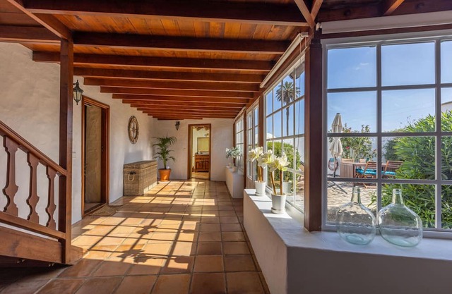 EL BARRANCO, exclusive canarian villa