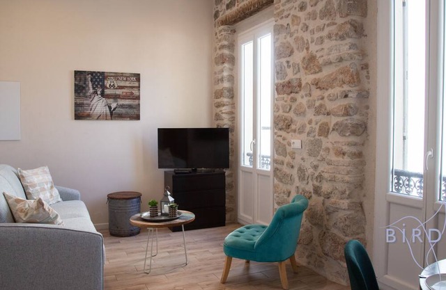 charming 2-room apartment in the heart of Antibes