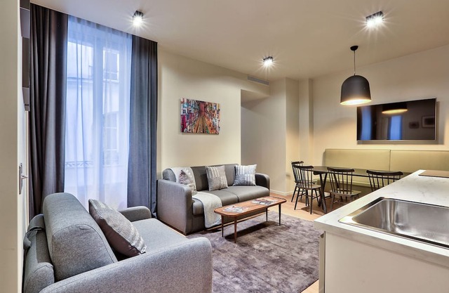 139 - Urban Flat Duplex Saint-Germain